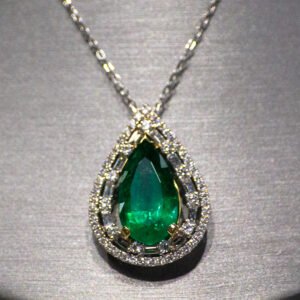 18kt White Gold Necklace with Pear-Shaped Emerald Charm. SKU DDi-1-10119/30-10122