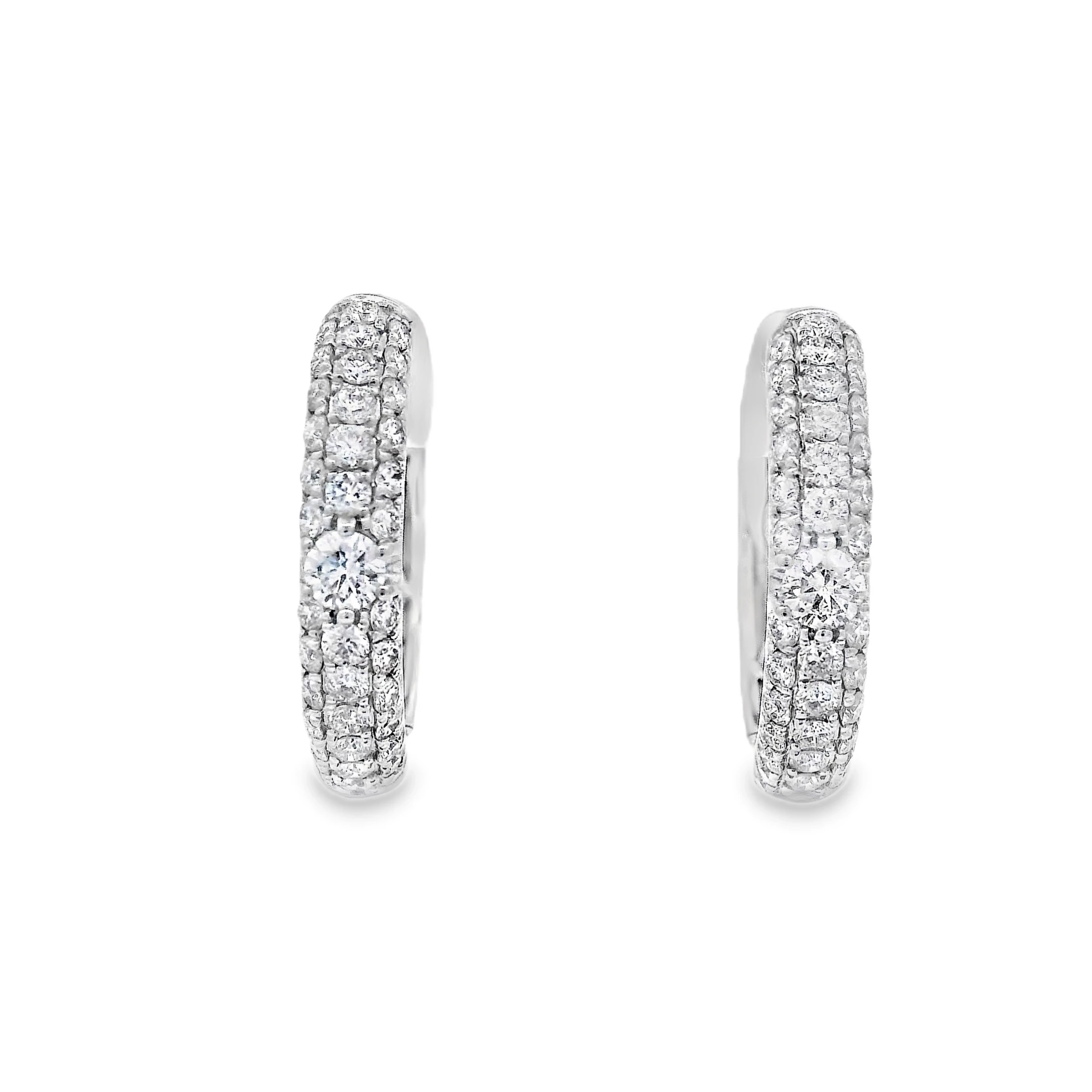 18kt White Gold Hoop Earrings with Round Brilliant Diamonds. SKU DDI-203-10040
